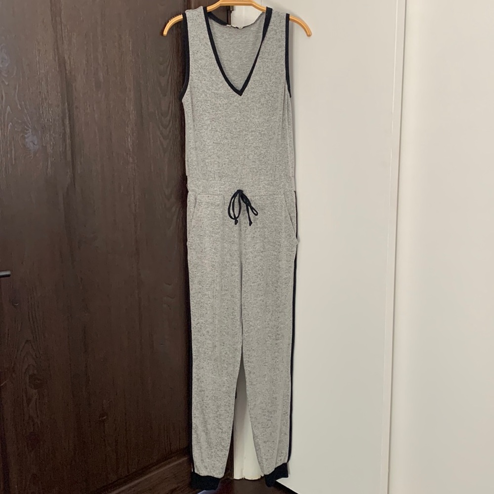 Bleuh Ciel Gray Sleeveless Jumpsuit